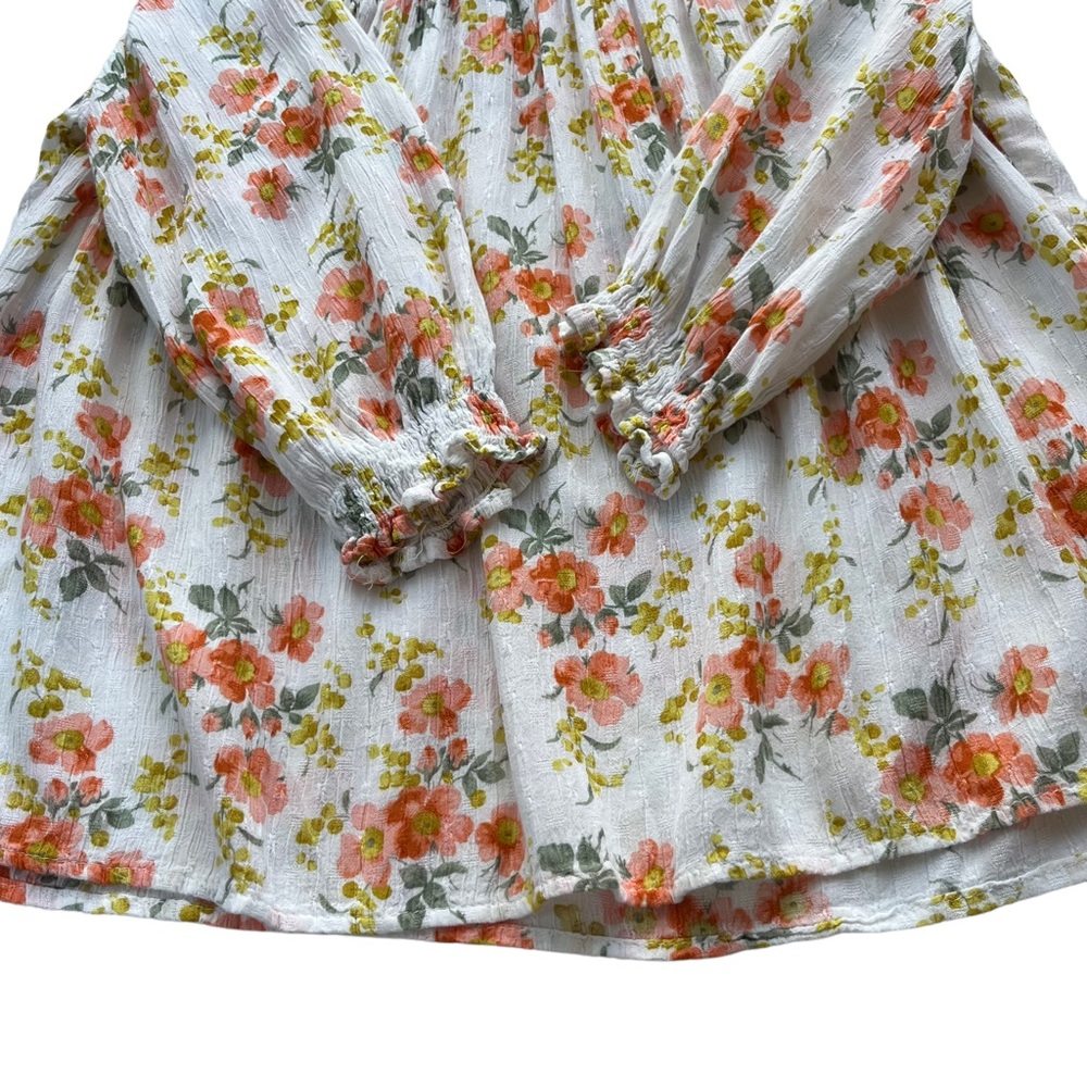 Cupcakes and cashmere Womens Sz Large Peach & White Floral Smocked Ruffle Blouse - Picture 13 of 13